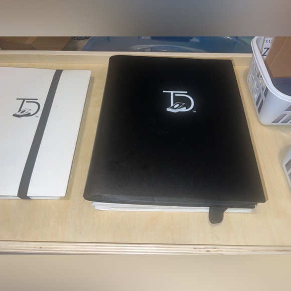 Mystery Box of Sports Cards - Picture 4 of 7